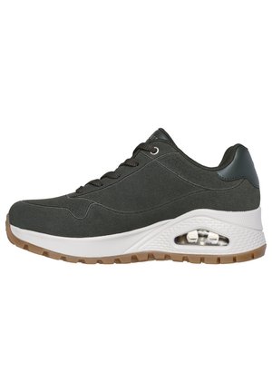 Sneaker grigio scuro con collare imbottito, tomaia testurizzata, suola intermedia bianca, ammortizzazione ad aria visibile e suola in gomma marrone.
