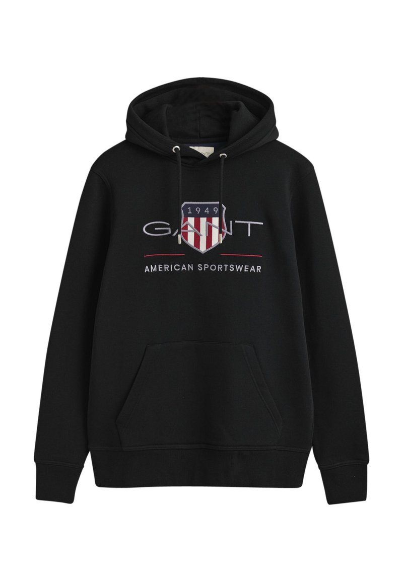 Svart huvtröja i fleece-material, med en framficka, dragsko i huvan och en grafisk design med en sköldlogotyp och text.