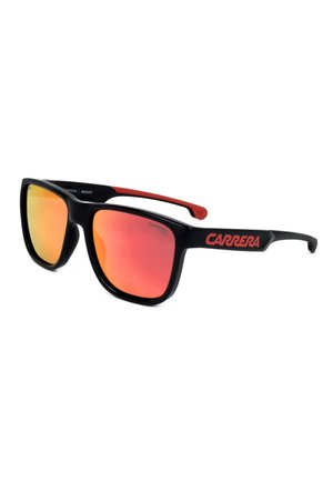 Occhiali da sole con montatura nera, lenti specchiate rosso-arancione e logo Carrera rosso sulle aste e all'interno delle stanghette.
