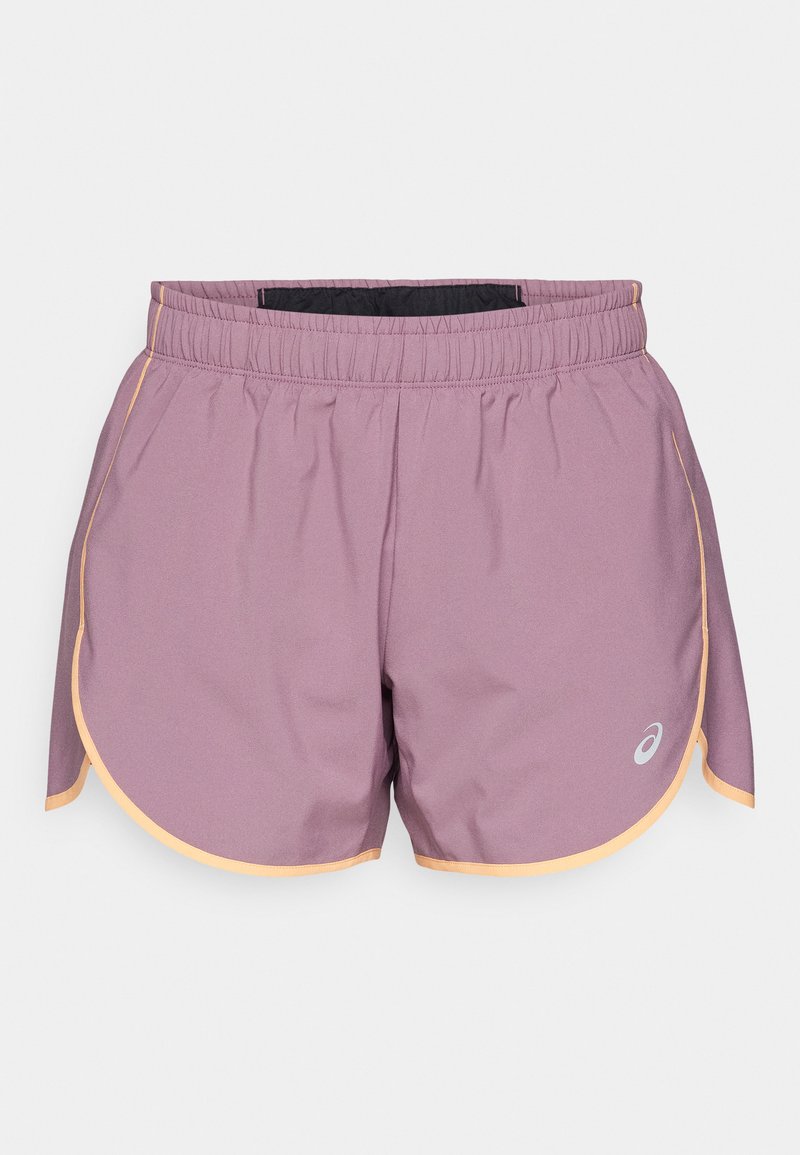 Pantalones cortos deportivos morados de corte relajado, con un ribete amarillo a lo largo del dobladillo y una cintura elástica para mayor comodidad. Logo en la parte frontal.