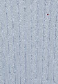 Tommy Hilfiger ESSENTIAL CABLE - Pulover - breezy blue