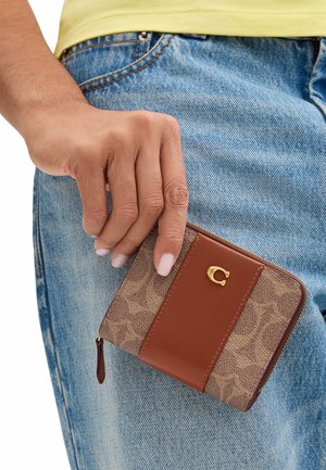 COACH, Portefeuille - b tan caramel