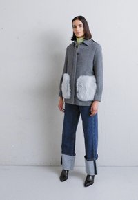 STUDIO ID MACI CAR SHORT WITH POCKETS - Κοντό παλτό - grey