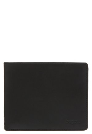 Cartera de cuero negra con una textura suave. Forma rectangular con un diseño minimalista y una sutil marca en la parte inferior derecha.