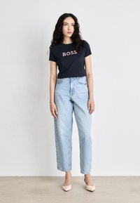 BOSS Apdrukāts T-krekls - dark blue