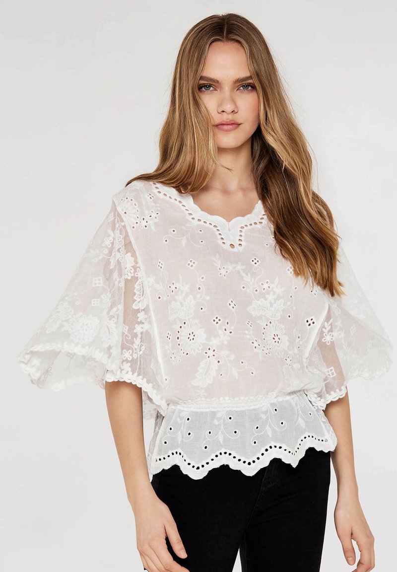 Apricot Blouse wit Apricot Blouse wit