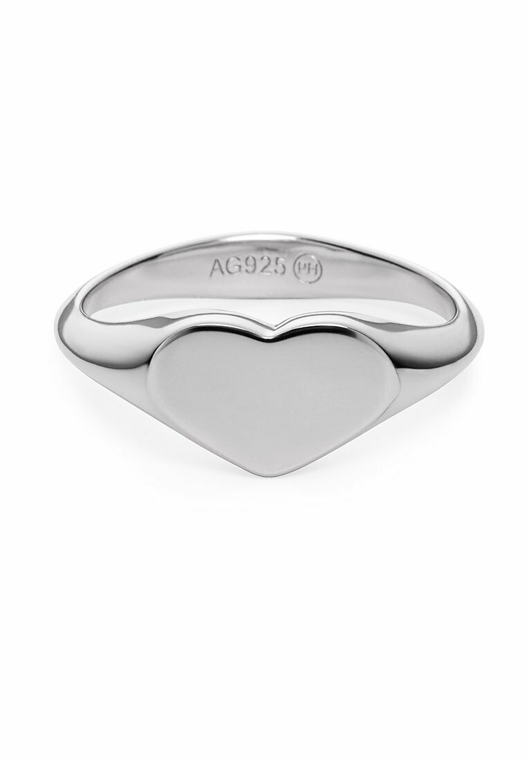 Sterling Silber Ring mit einem polierten, herzförmigen Oberteil und einer glatten Oberfläche, montiert auf einem runden Band. Innen mit AG925 gestempelt.
