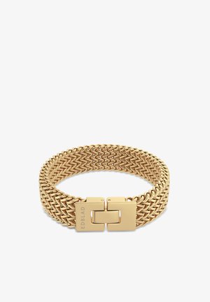 Armband aus goldfarbenem Metall mit einem eingewebten Design. Verfügt über einen rechteckigen Verschluss mit eingraviertem Markennamen. Glatte, glänzende Oberfläche.