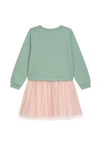 Mintgrüner Langarm-Sweatshirt mit gerippten Bündchen, kombiniert mit einem blassrosafarbenen Tüllrock. Weiche Textur, geschichtetes Design.