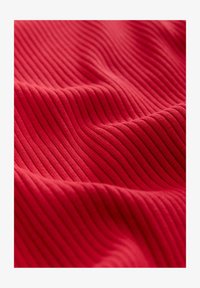 Non selezionato, red white