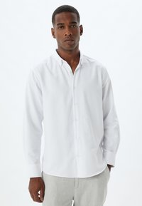 SLIM FIT  - Hemd - white