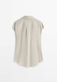 Camicia beige a maniche corte con colletto, caratterizzata da righe verticali e una piega sul retro per una vestibilità rilassata. Tessuto morbido e design informale.