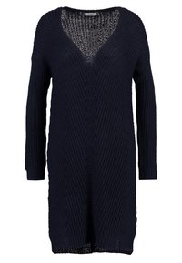Stickad klänning i marinblått, med djup V-hals, långa ärmar, ribbat mönster och en avslappnad passform med en lätt neddragen fåll.