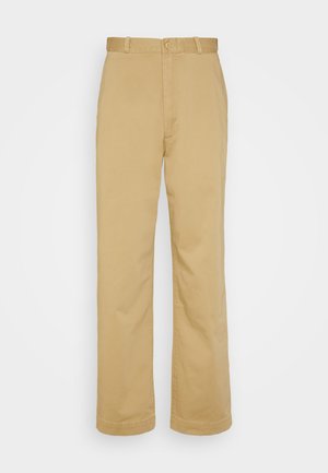 Pantaloni beige a gamba dritta con passanti per cintura, chiusura con bottone frontale e zip, esposti su uno sfondo bianco.