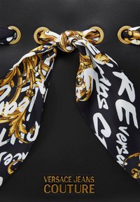 Versace Jeans Couture Shoppingväska - black