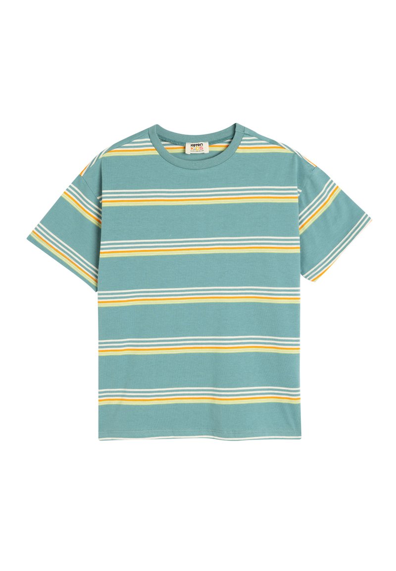 Camiseta de manga corta en color turquesa con rayas horizontales en blanco, amarillo y gris. Cuello redondo y corte casual, hecha de tela de algodón suave.