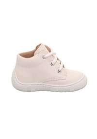 Hellebeige Leder-Ankle-Boots mit weißen Schnürsenkeln, strukturiertem Boden, abgerundeter Zehenpartie und glatter Oberfläche. Minimalistische Nähte und Ösen sind ebenfalls vorhanden.