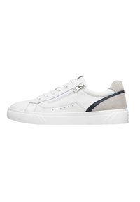 Baskets en cuir blanc avec des accents en daim gris et bleu marine, dotées d'un bout rond, de lacets plats et d'un détail de fermeture éclair sur le côté. Semelle texturée.