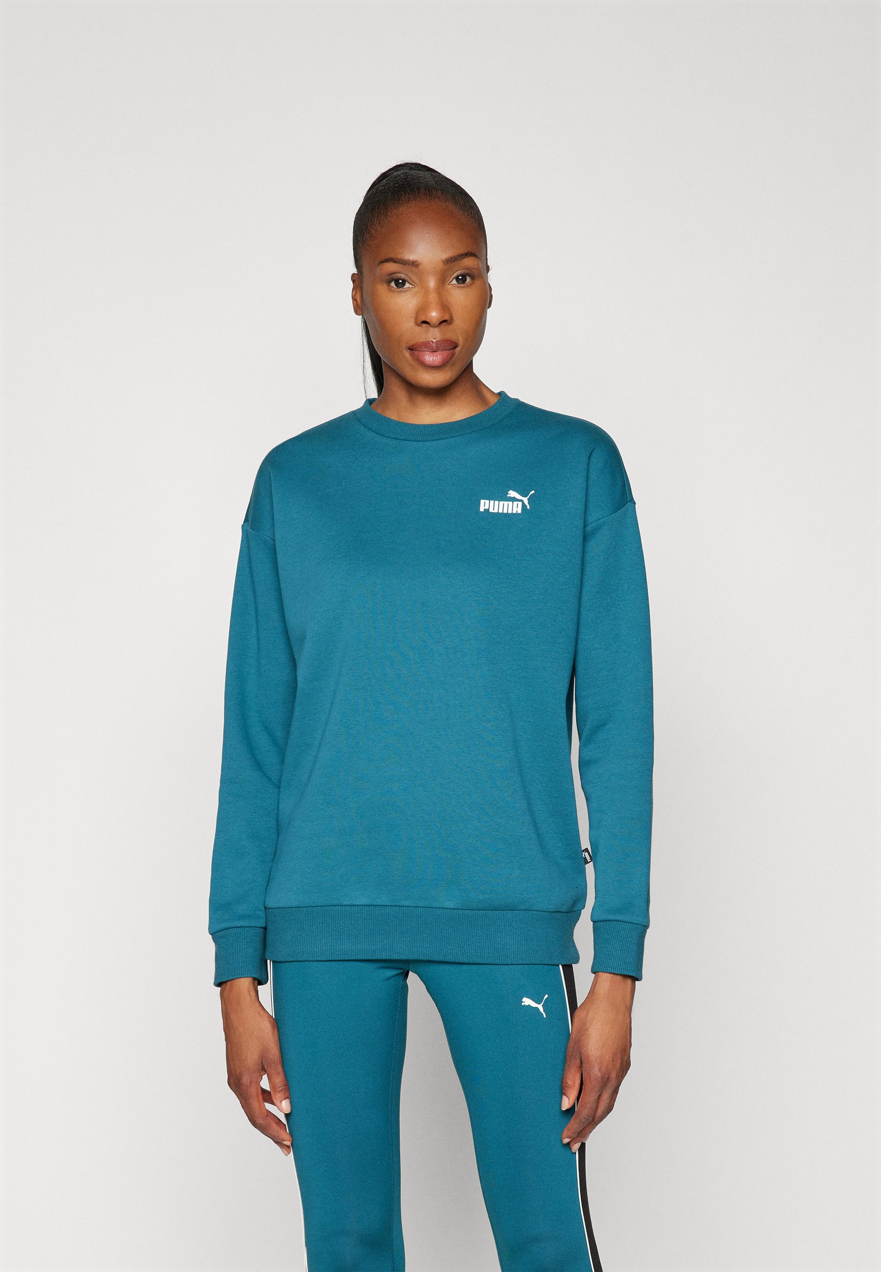 Puma RELAXED SMALL LOGO CREW - Sweatshirt - cold green/green 