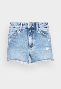 Shorts en jean de couleur bleu clair, avec des bords effilochés, des détails usés, et un design à cinq poches avec des accents en métal et une fermeture par bouton à l'avant.