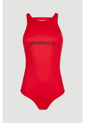 Sile punane ühes tükis ujumistrikoo, mis on valmistatud siledast ja venivast kangast, ümara kaelusega ning musta "O'NEILL" logo trükiga ees.