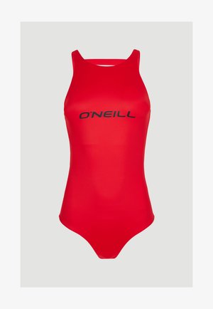 Sile punane ühes tükis ujumistrikoo, mis on valmistatud siledast ja venivast kangast, ümara kaelusega ning musta "O'NEILL" logo trükiga ees.