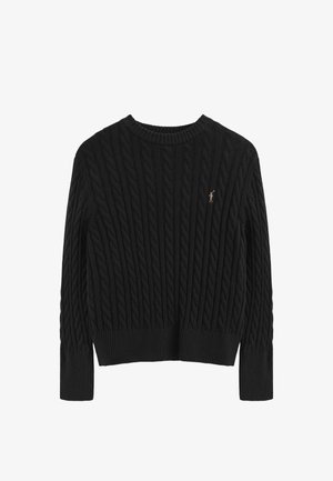 Czarny sweter z dzianiny w warkocze z prążkowanym okrągłym dekoltem, długimi rękawami i małym haftem w okolicy klatki piersiowej.