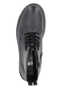 Bottes noires en cuir, à bout rond, à surface texturée, à lacets, avec fermeture éclair intérieure et semelle contrastée. Étiquette de taille visible à l'intérieur.