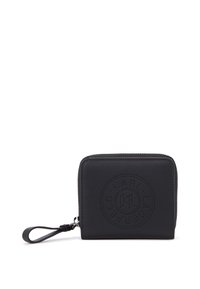 Portafoglio nero in ecopelle con zip, caratterizzato da un logo circolare perforato, forma rettangolare e chiusura con zip tutto attorno con tracolla.