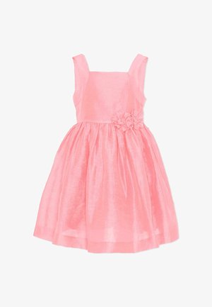 Robe rose sans manches pour tout-petit avec une jupe froncée et deux appliques de fleurs en tissu à la taille, du côté droit.