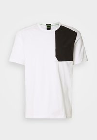 - T-shirt z nadrukiem