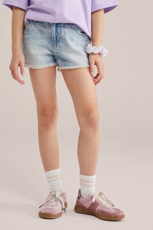 WE Fashion BLUE RIDGE - Farmer rövidnadrágok - light blue