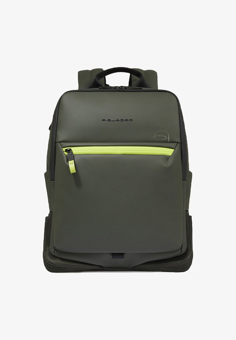 Groene rugzak met een gladde, gestructureerde afwerking. Voorzien van een voorvak met ritssluiting met een limegroene accenten en verstelbare schouderbanden.