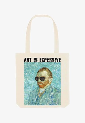 Beige katoenen totebag met een kleurrijk kunstwerk van een man met een zonnebril, met de tekst "KUNST IS DUUR" in vet zwart bovenaan.