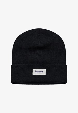 Czarny, dzianinowy czapka beanie z zagiętym mankietem. Posiada białą metkę z napisem "hummel sportswear". Miękka faktura i dopasowane wykonanie.