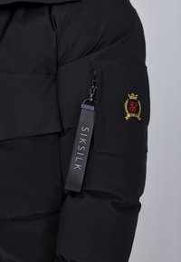SIKSILK Zimska jakna - black