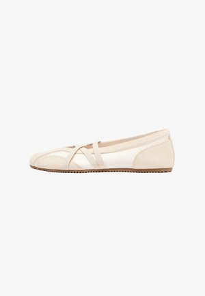Stradivarius, WEISSE SNEAKER MIT DEKORATIVEN EINSÄTZEN 19594878 - Ankle strap ballerina shoes - white