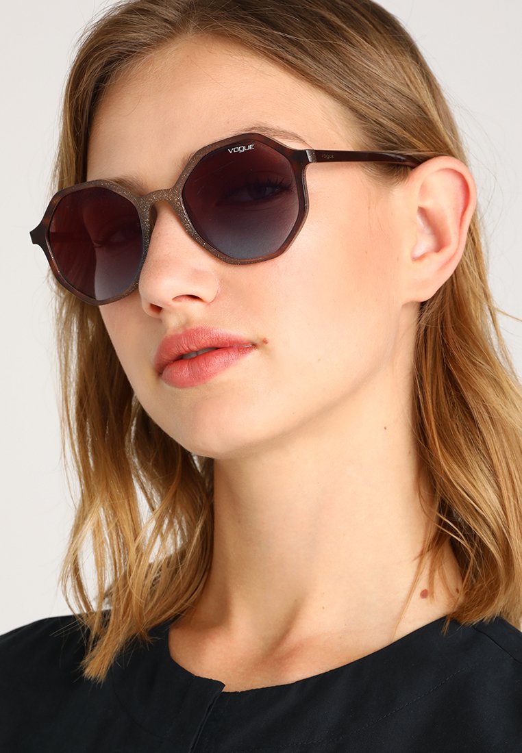 VOGUE Eyewear Occhiali da sole - opal beige/marrone - Zalando.it