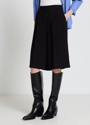 Calliope, PANTALONE CORTO TINTA UNITA - Gonna a campana - ultrablack