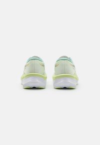 ASICS MAGIC SPEED - Tenisice za cestovno trčanje - white/celadon