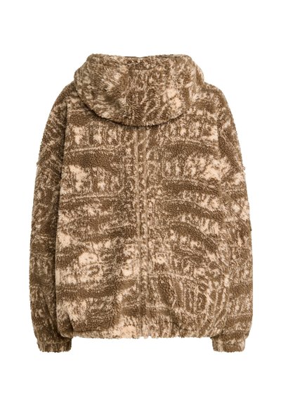 Faux fur jas in bruin en crème met een capuchon, voorzien van een gestructureerd, motiefontwerp en elastische manchetten. De achterkant heeft een centrale naad.