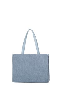 Borsa tote in denim blu con manici in pelle azzurra, forma rettangolare e dettagli cuciti; la texture del tessuto appare resistente.