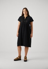 ONLY Carmakoma - CARSILLAH LIFE DRESS  - Džersio suknelė - black Miniatiūros vaizdas 1