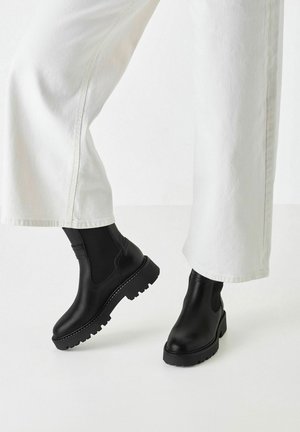 Tamaris CHELSEA - Bottines - black