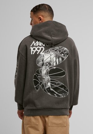Donkergrijze hoodie met een grafische print op de achterkant met basketbalmotieven en de tekst "MARNER 1992" in het wit.