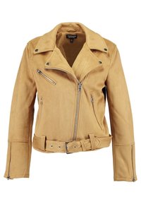 Veste de moto en suédine beige avec une taille ceinturée, des poches zippées et des accents en métal argenté. Présente un col cranté et une coupe ajustée.