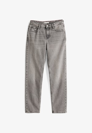 Jeans in denim grigio con design a gamba dritta, dotati di cinque tasche, chiusura con bottone e una leggera texture sbiadita.
