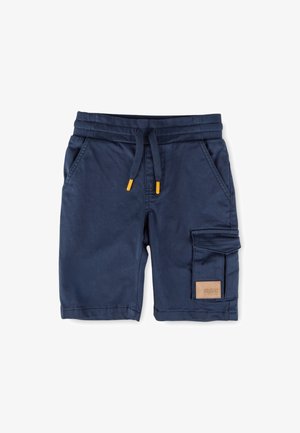 Marineblaue Cargo-Shorts für Kinder mit elastischem Bund, Kordelzug mit gelben Spitzen, Seitentaschen und einer Klappentasche mit braunem Etikett.