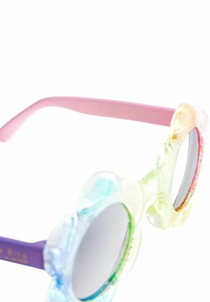 Kolorowe okulary przeciwsłoneczne z ramką w kształcie kwiatu, przezroczystym, wielokolorowym materiałem, różowymi i fioletowymi ramionami oraz lustrzanymi soczewkami.