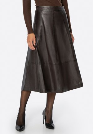 - Spódnica trapezowa